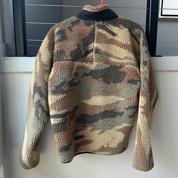 Patagonia Men’s Retro Pile Fleece Camo size Medium - Picture 4 of 4